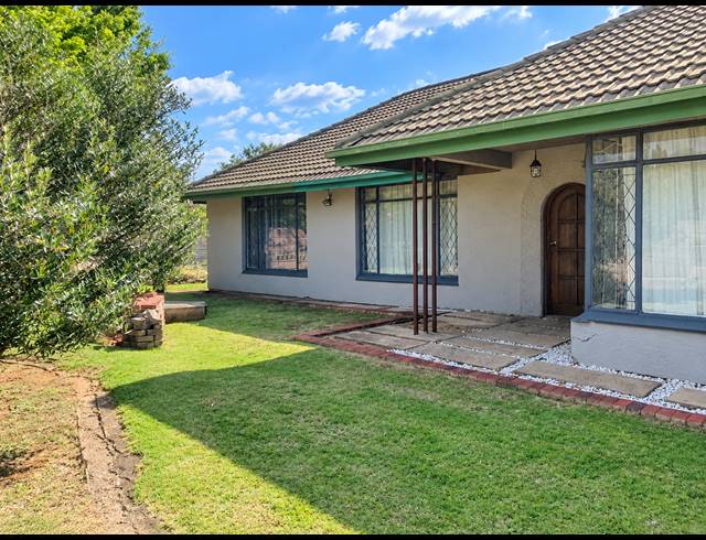 3 BEDROOM FREEHOLD FOR SALE IN VANDERBIJLPARK SW 1